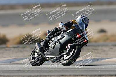 media/Nov-16-2025-Race Pace (Sun) [[8c5fa54630]]/Non Verified Riders (1st 20 Minutes)/1-Turn 14 (10am)/